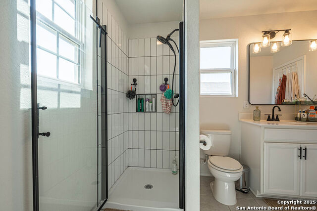Image 33 of 40 For 12074 Canyon Rock Ln