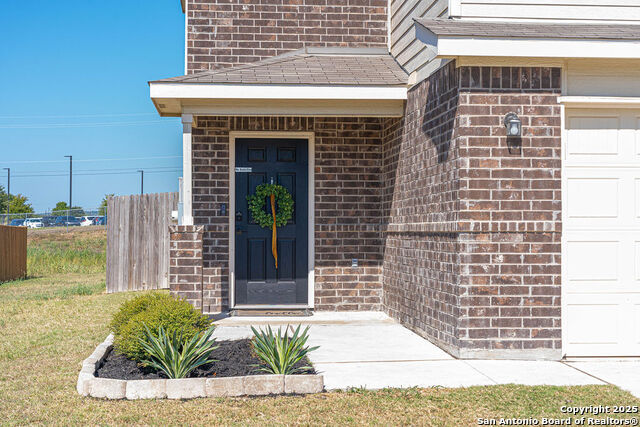 Image 4 of 40 For 12074 Canyon Rock Ln