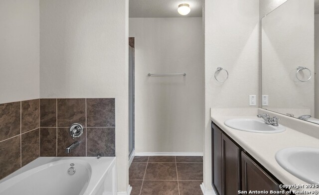 Listing photo id 16 for 11619 Hidden Ter