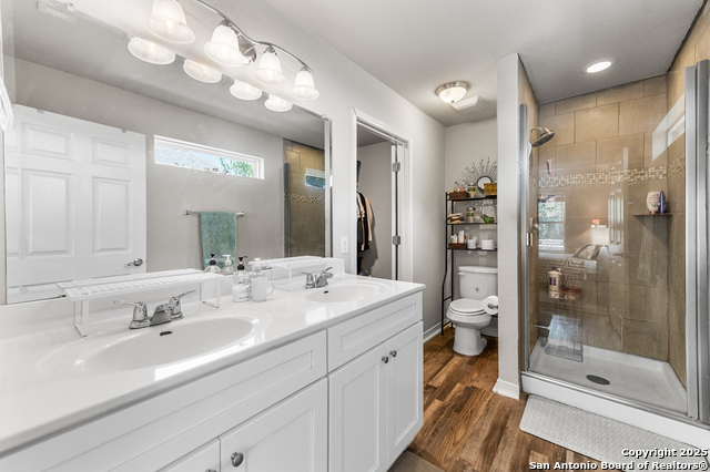 Image 18 of 36 For 420 Belmont  