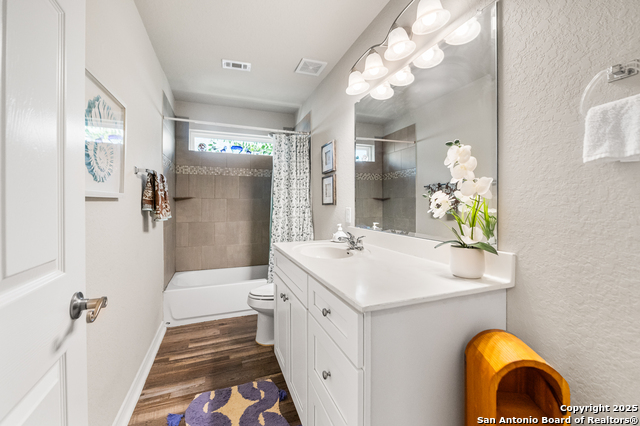 Image 23 of 36 For 420 Belmont  