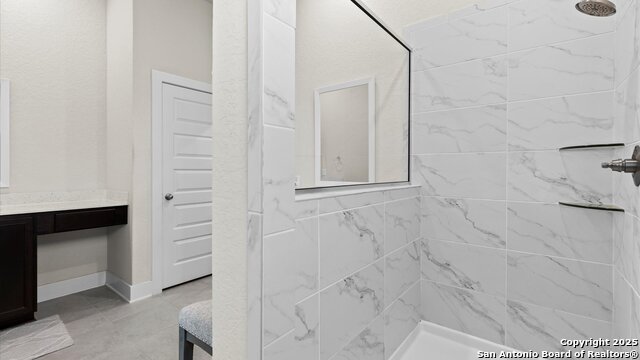 Image 12 of 25 For 5606 Holly Hollow