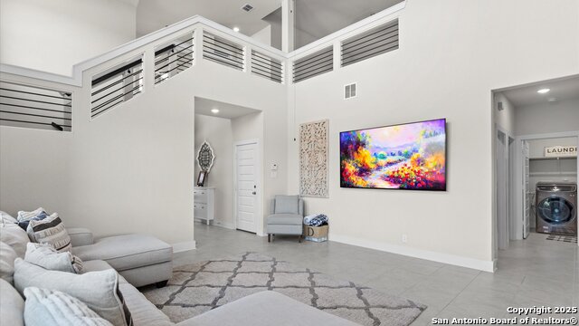 Image 4 of 25 For 5606 Holly Hollow