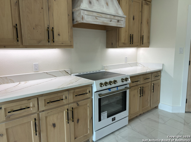 Image 15 of 30 For 809 N Camp Street