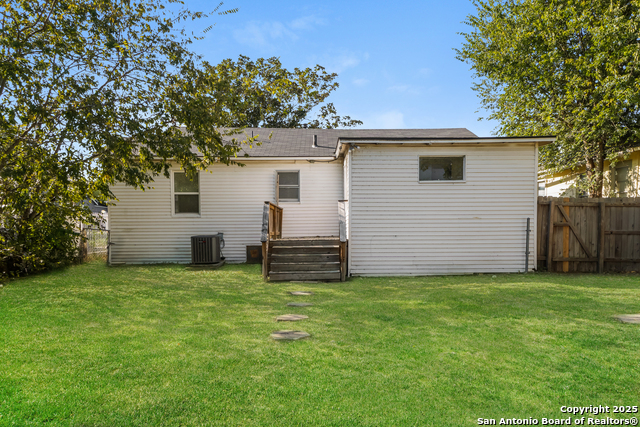 Image 14 of 15 For 1639 Gorman  