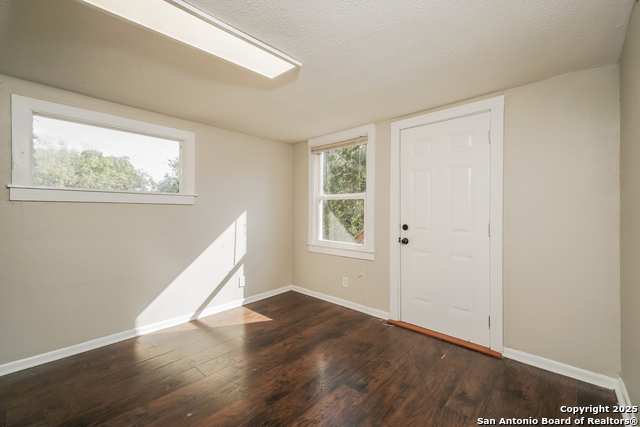 Image 7 of 15 For 1639 Gorman  