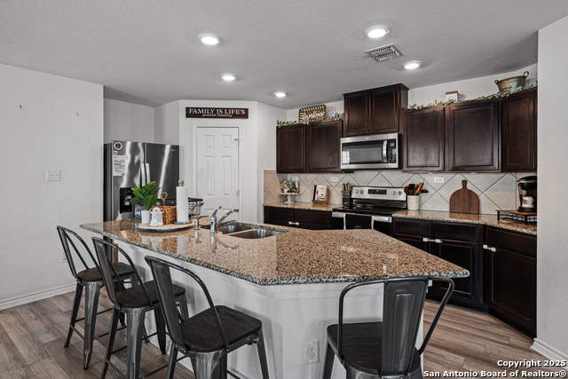 Listing photo id 10 for 11221 Amberina