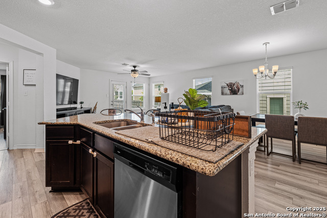 Listing photo id 12 for 11221 Amberina
