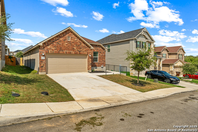 Listing photo id 1 for 11221 Amberina