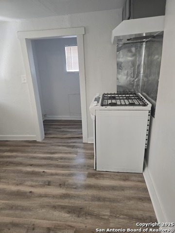 Image 3 of 7 For 553 Barrett B