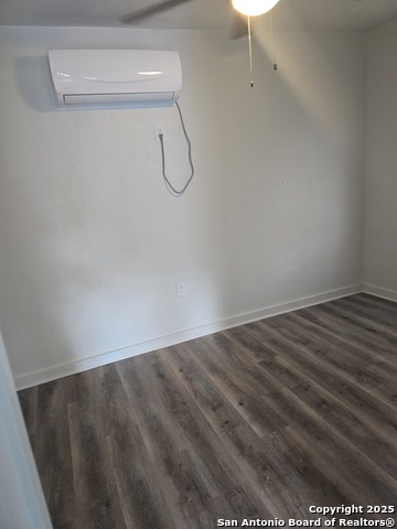 Image 6 of 7 For 553 Barrett B