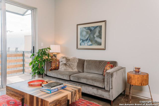 Image 11 of 21 For 210 Peden W 113