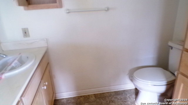 Image 27 of 34 For 1036 Hilltop Rd