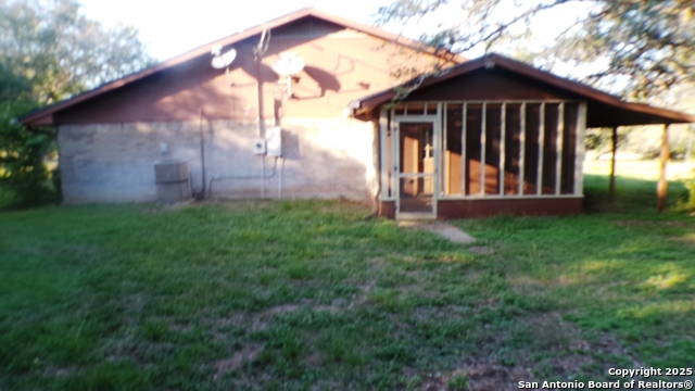 Image 9 of 34 For 1036 Hilltop Rd