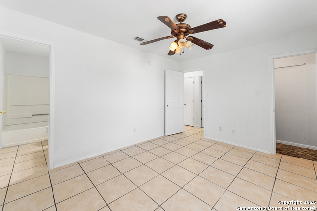 Image 18 of 25 For 8907 Silver Bow