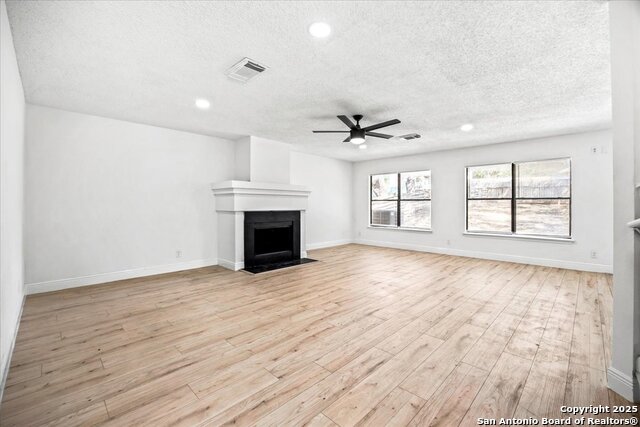 Image 12 of 42 For 7093 Rimwood