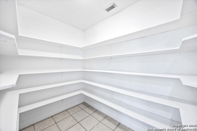 Image 21 of 42 For 7093 Rimwood