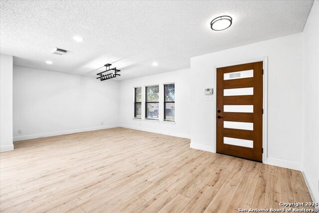 Image 7 of 42 For 7093 Rimwood