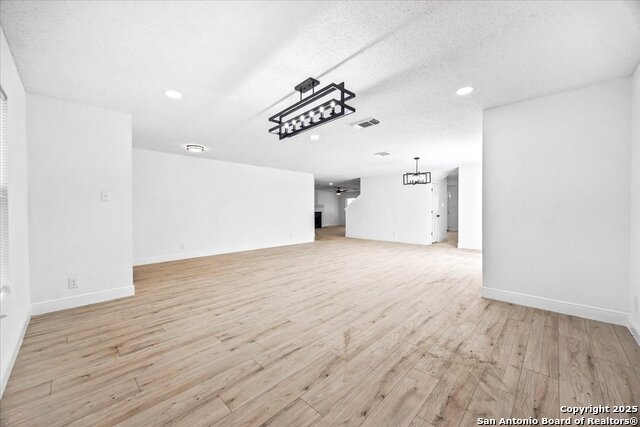 Image 8 of 42 For 7093 Rimwood