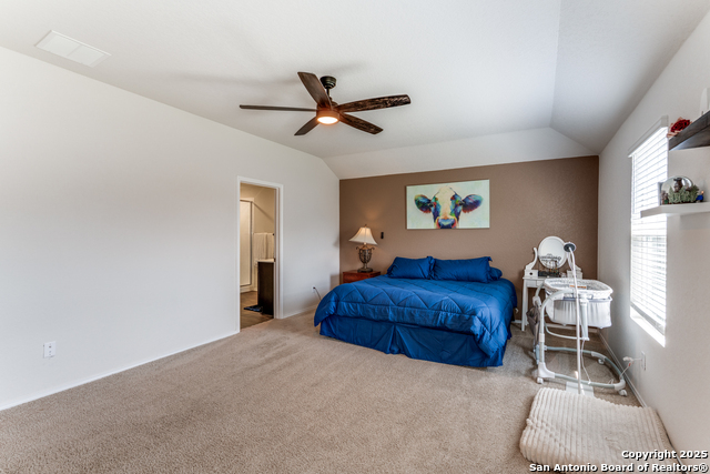 Listing photo id 12 for 816 Indigo Way