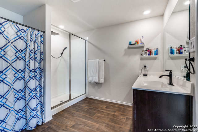 Listing photo id 13 for 816 Indigo Way