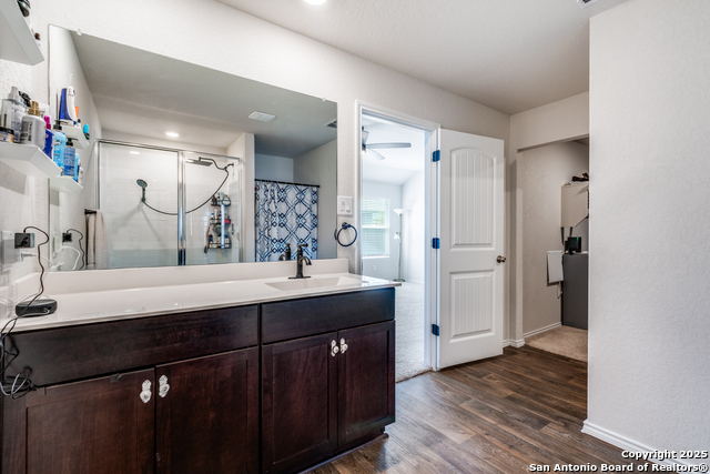 Listing photo id 14 for 816 Indigo Way