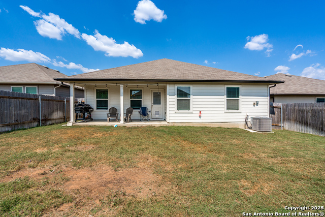 Listing photo id 21 for 816 Indigo Way
