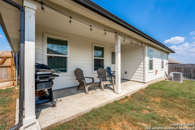 Listing photo id 23 for 816 Indigo Way