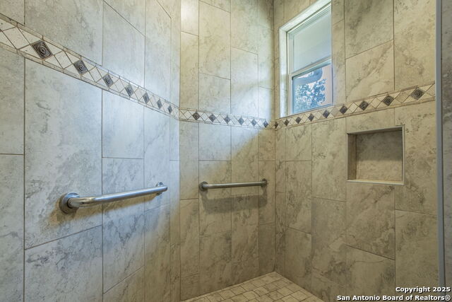 Image 13 of 32 For 1994 Lakeview