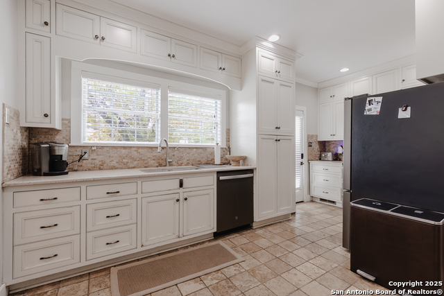 Image 10 of 35 For 517 Hollywood W