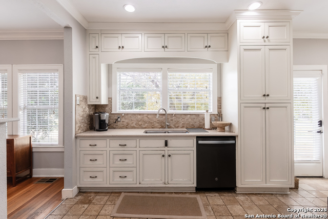 Image 12 of 35 For 517 Hollywood W