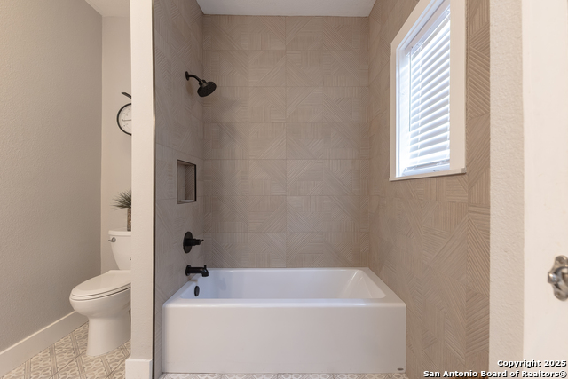 Image 18 of 35 For 517 Hollywood W