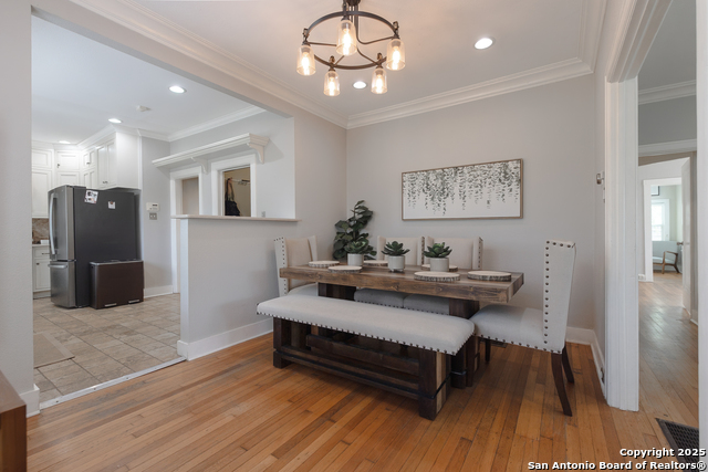 Image 7 of 35 For 517 Hollywood W