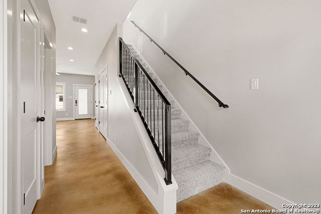 Image 13 of 30 For 1910 Houston St - Bldg.4 E