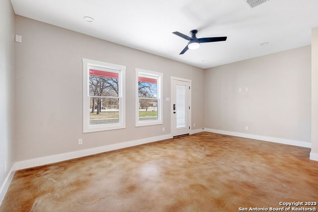 Image 15 of 30 For 1910 Houston St - Bldg.4 E