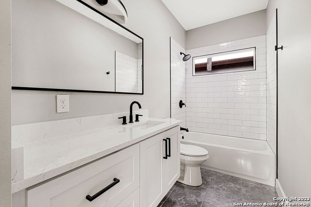 Image 24 of 30 For 1910 Houston St - Bldg.4 E