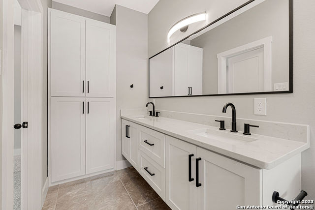 Image 29 of 30 For 1910 Houston St - Bldg.4 E