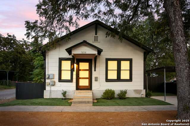 Details for 1614 Palmetto Ave N, San Antonio, TX 78208