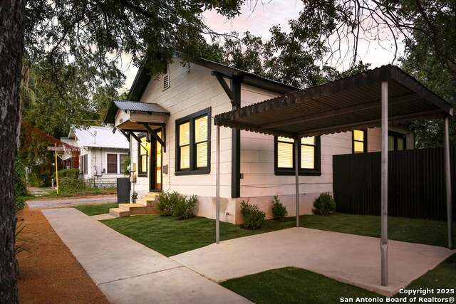 Image 10 of 17 For 1614 Palmetto Ave N