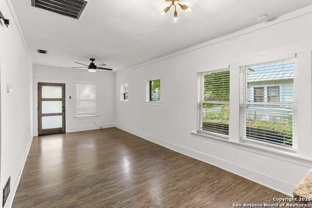 Image 11 of 17 For 1614 Palmetto Ave N