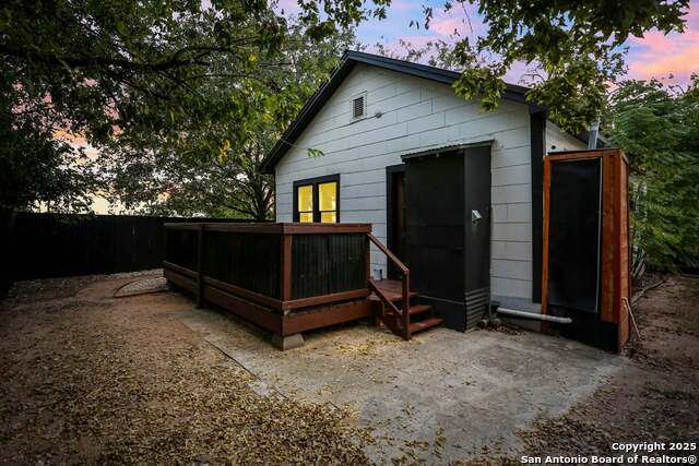 Image 8 of 17 For 1614 Palmetto Ave N