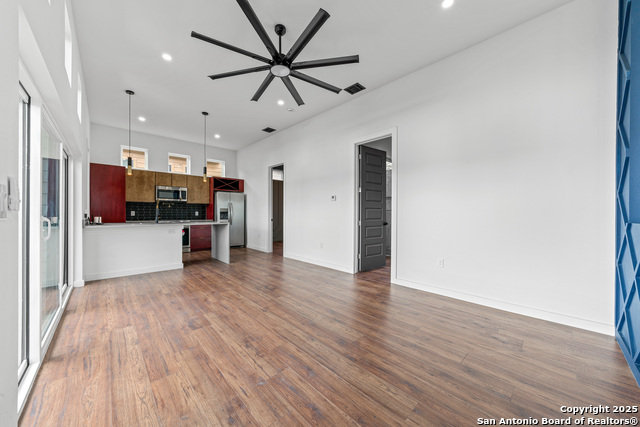 Image 5 of 27 For 107 Harding Place #201  201