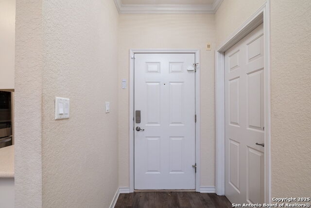 Listing photo id 9 for 20 Tapatio  205