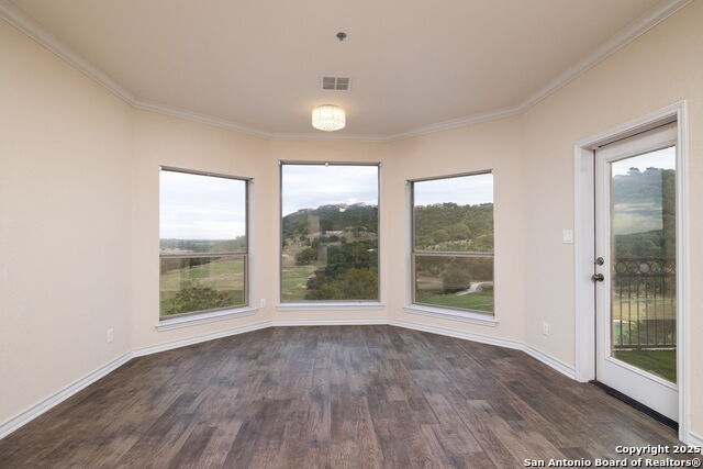 Listing photo id 13 for 20 Tapatio  205