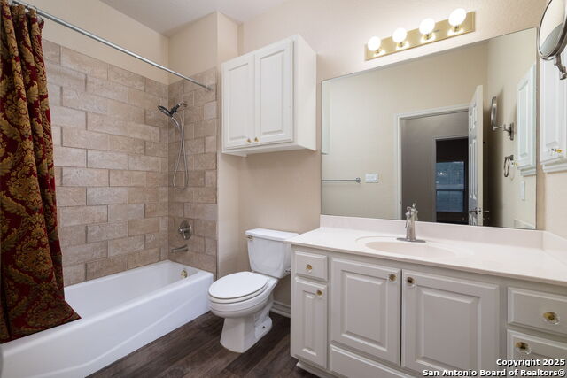 Listing photo id 19 for 20 Tapatio  205