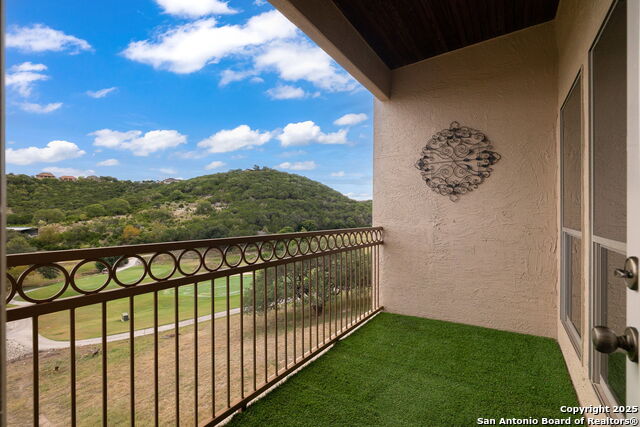 Listing photo id 20 for 20 Tapatio  205