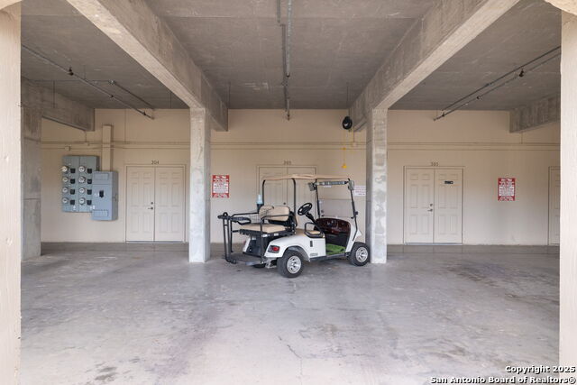 Listing photo id 27 for 20 Tapatio  205