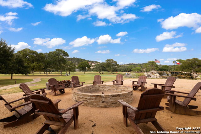 Listing photo id 37 for 20 Tapatio  205