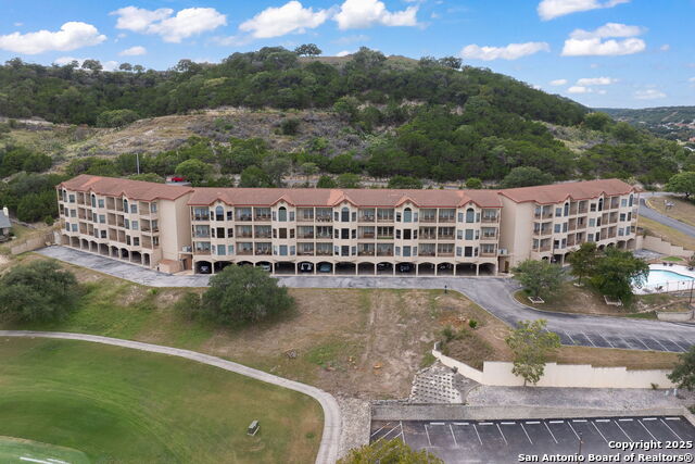 Listing photo id 4 for 20 Tapatio  205