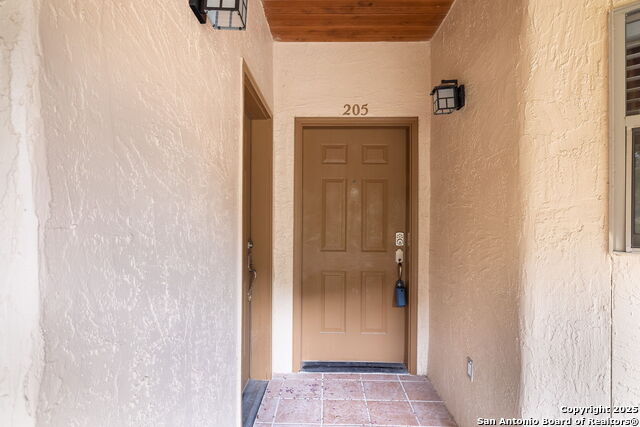 Listing photo id 7 for 20 Tapatio  205